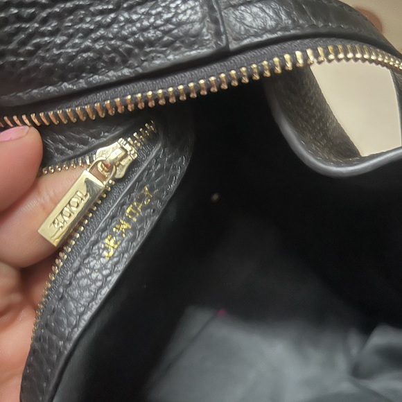 Authentic Tods tote 👜 with expandable storage soft pebbled leather durable - Picture 6 of 13